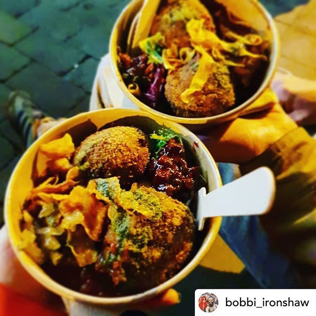 ArtiSamBespoke's tweet photo. This makes me hungry... Fab shot of our #ballsofgoodness captured by @bobbi_ironshaw at @skfoodiefriday #repost 📸 👍
Your next chance to snap our #arancini balls is this FRIDAY at @skfoodiefriday #stockport #madmarch #foodiefriday 😋 • Eat • Enjoy… https://t.co/CJz1XLWM2p https://t.co/lfyzRYQPwa