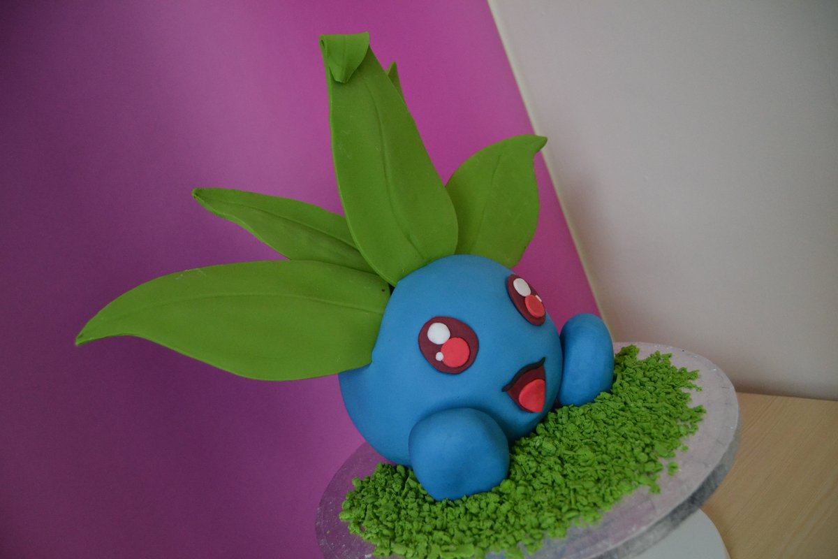 Who's that Pokémon?! #Pokémon #cake #cakeart #sugarpaste #fondantcake #oddish #gloom #bulbasaur #grasspokemon #homemade