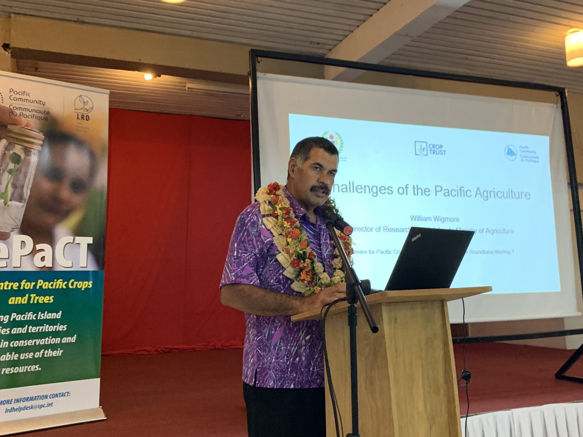 Ghanem_DeG's tweet photo. William Wigmore, Dir of Research at the Min of Agr. of the #Cook_Islands addressing the challenges of Agr in the #Pacific at the #CePaCT donors Roundtable @spc_cps @AgroBioDiverse @crop https://t.co/n0EPIyr7Aj