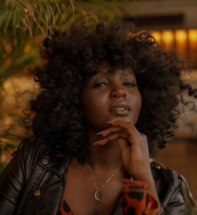 oyinhandmade's tweet photo. Mid-afternoon MOOD! ๐ผ๐ธ๐บ #TagSource
.
.
.
.
.
.
.
.
.
#oyin #oyinhandmade #ingredientsmatter #naturalhair #naturalproducts #luvyourmane #naturalhairmojo #naturalherstory #myhaircrush #naturalhaircommunity #naturalhairdaily #naturalhairstyles #naturaโฆ https://t.co/AgUntcQPKX https://t.co/K9eQA0tvAN