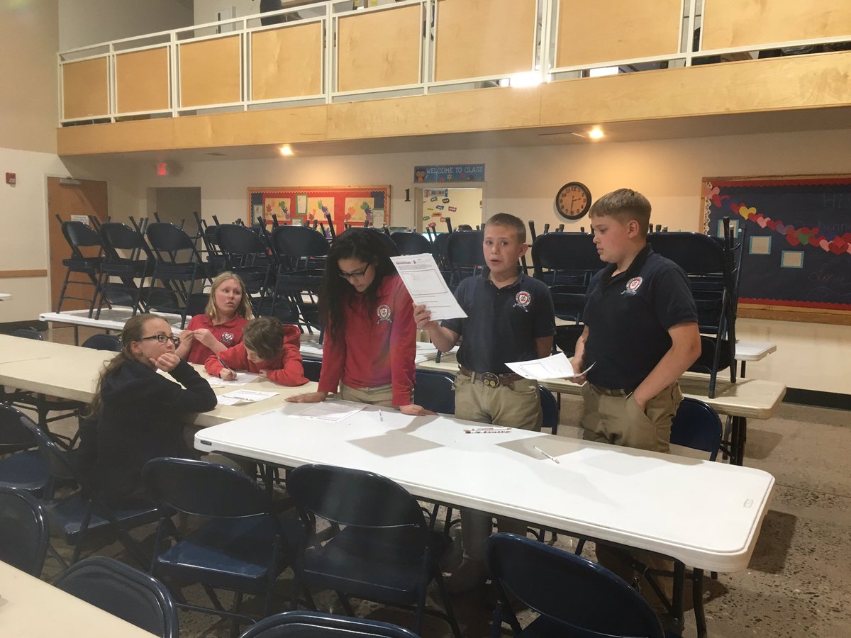 innoventurenmsu's tweet photo. Teams at Calvary Christian Academy presenting their product ideas from our Innoventure Jr workshop today! #InnoventureJr #ArrowheadCenter #nmsu https://t.co/dpYMXeEOBm