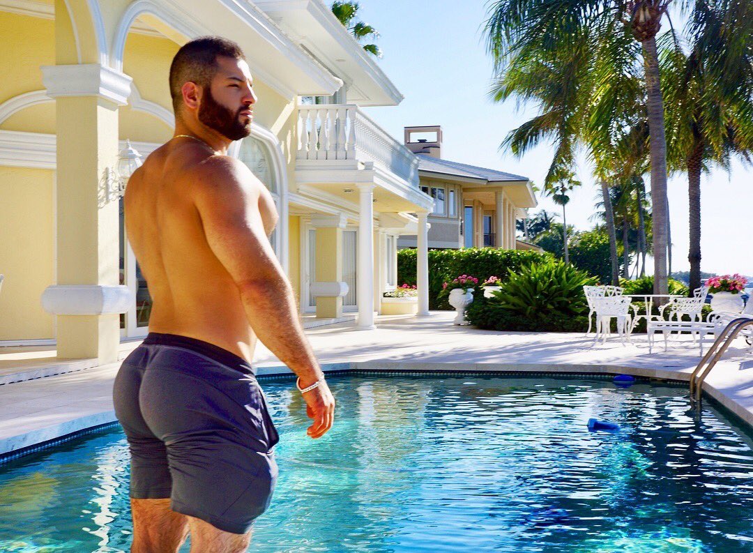 Fitgorillas's tweet photo. Jose 🍑 #bubblebutt #fitgorillas #fitguys #gaysummer #gayusa #gay #bubblebooty #ilikebigbutts https://t.co/2XkB5K7o3e