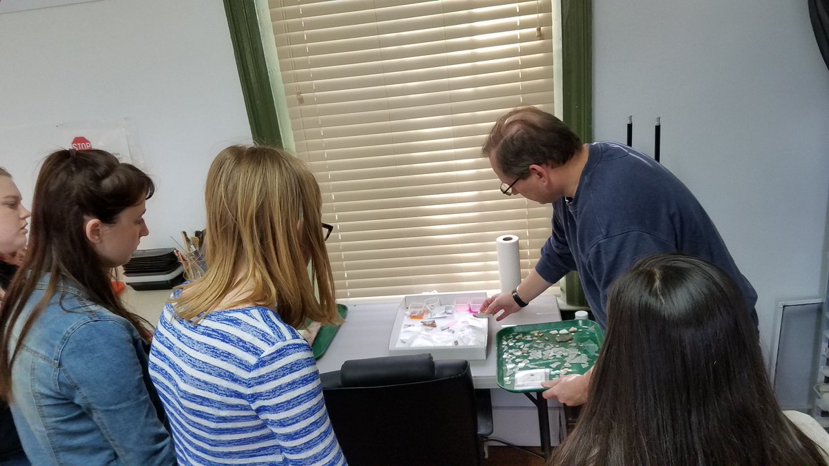 LUPublicHistory's tweet photo. Students visited the @SanduskyHouse and they had the chance to see the archeology and conservation labs. Students learned the process of cleaning artifacts and how to handle and log them properly. @LibertyU @HistoryLU @JerryFalwellJr #PublicHistory #MakeHistoryLU https://t.co/ChmZt3mlw4