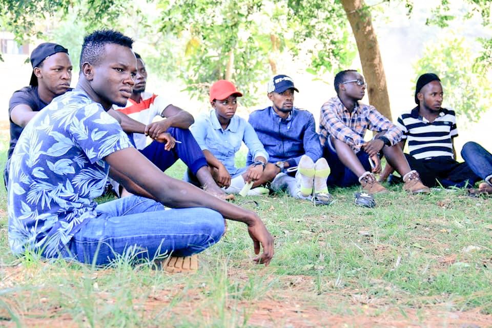 ChatiemL's tweet photo. The visualize film makers boot camp is on, @YouthartsmoveUG @VisualizeUG. https://t.co/0svBDppj1j