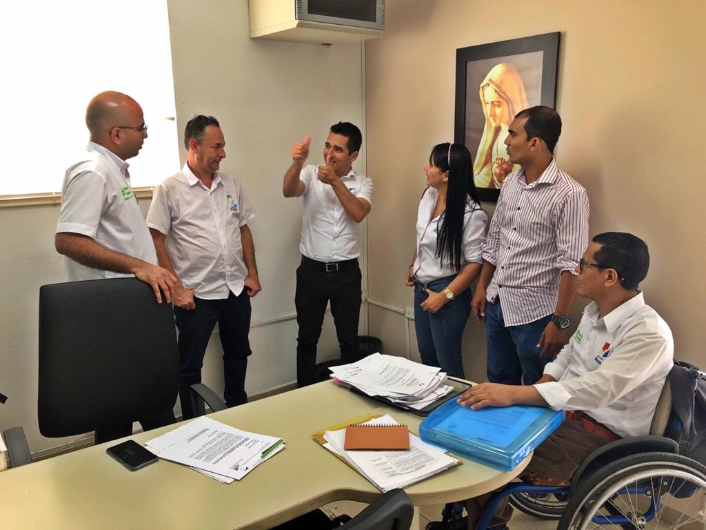 monterialcaldia's tweet photo. El Secretario de Gobierno, Arturo Mercado, se reunió con miembros de la Asociación de Sordos de Córdoba (Asocor), con el fin de establecer el plan de acción y articular proyectos para la defensa de los derechos humanos y la participación plena de la población sorda. https://t.co/ItCUjbSyh0