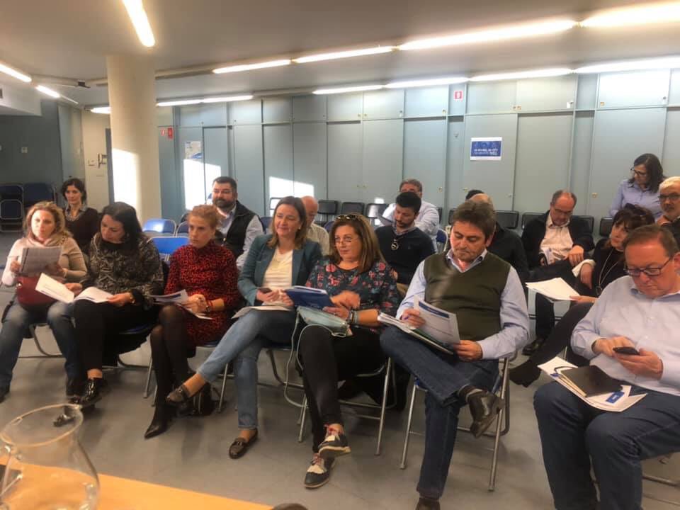 LauraMatilla's tweet photo. Reunión en la sede del @alicantepp de responsables comarcarles y de zona de Interventores y Apoderados de la provincia de Alicante. @Bailach @LoliSernaElx @pekadiecisiete @CrenierHelena @Manuelalucas
#FemPartit
#Elecciones2019 https://t.co/giyGEDAxPB