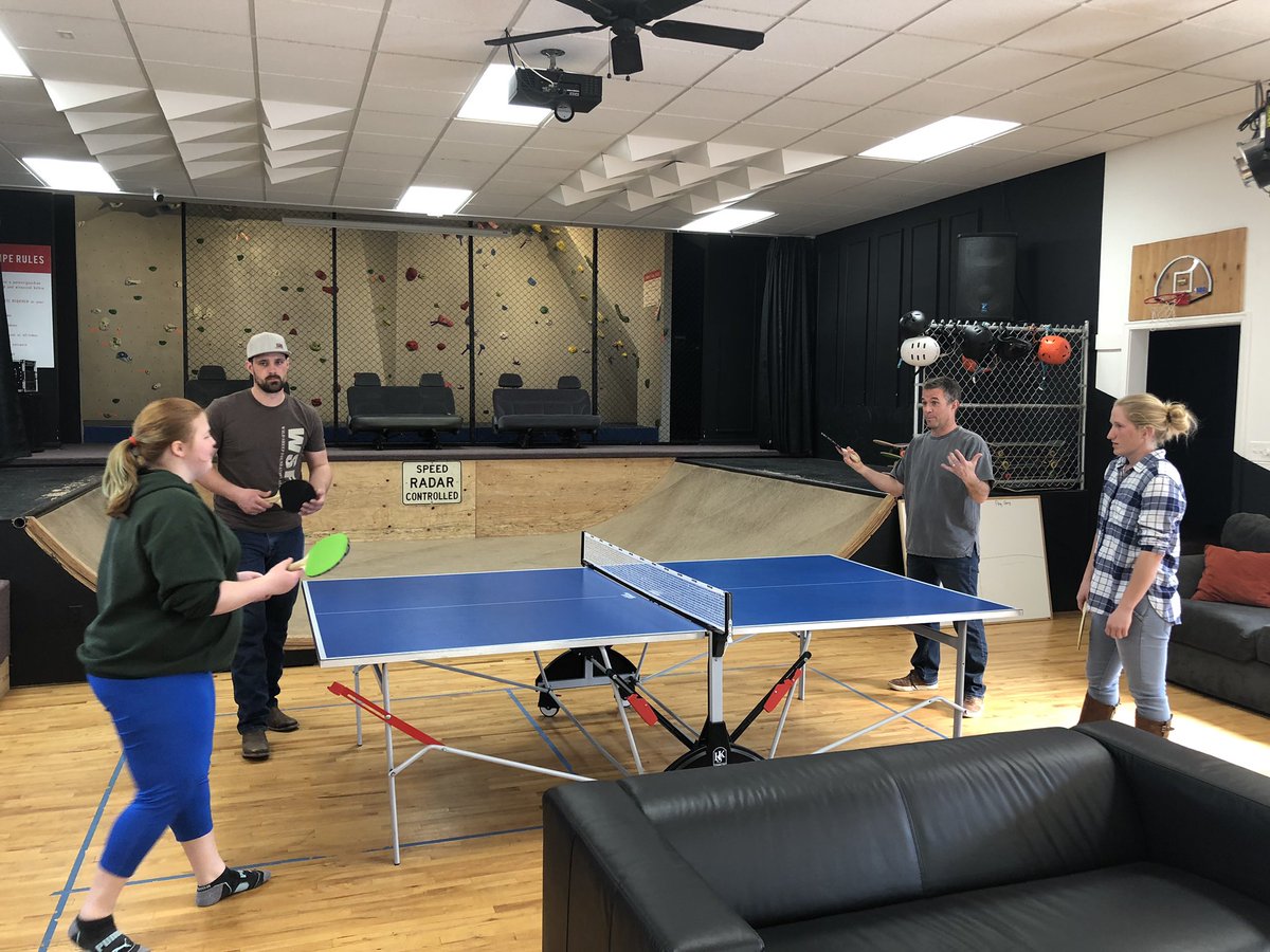 Les Wall tweet media