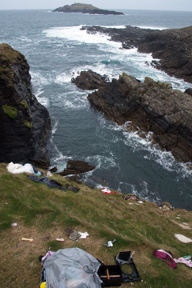 priorystudios's tweet photo. Beautiful Mayo.............well maybe not so beautiful!
This rubbish was probably dumped here by some eejit who benefits from Tourism in the Belmullet Peninsula @wildatlanticway  
Photo by @priorystudios https://t.co/QUGmmgAtBz
