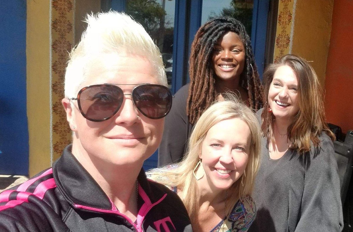 LeslieMadere_GP's tweet photo. Creating amazing content for our Womens Development Group! #GPMobile #GPMobileTPR #ROAR @JohnLegere @JonFreier @adrianayperales @JoshDavisGP https://t.co/4TWPUNahpd