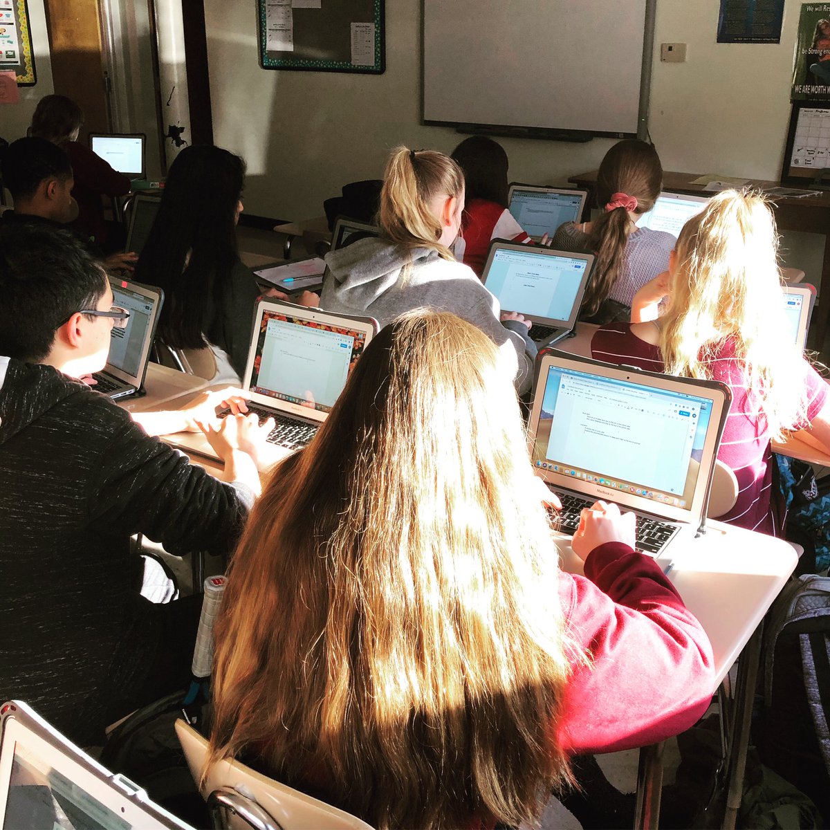 fitness_rv's tweet photo. Computers in Fitness Class...what??! 🖥 That’s how we roll at RV! #rvfitness #2019 #keepinup https://t.co/nA7s4g900s