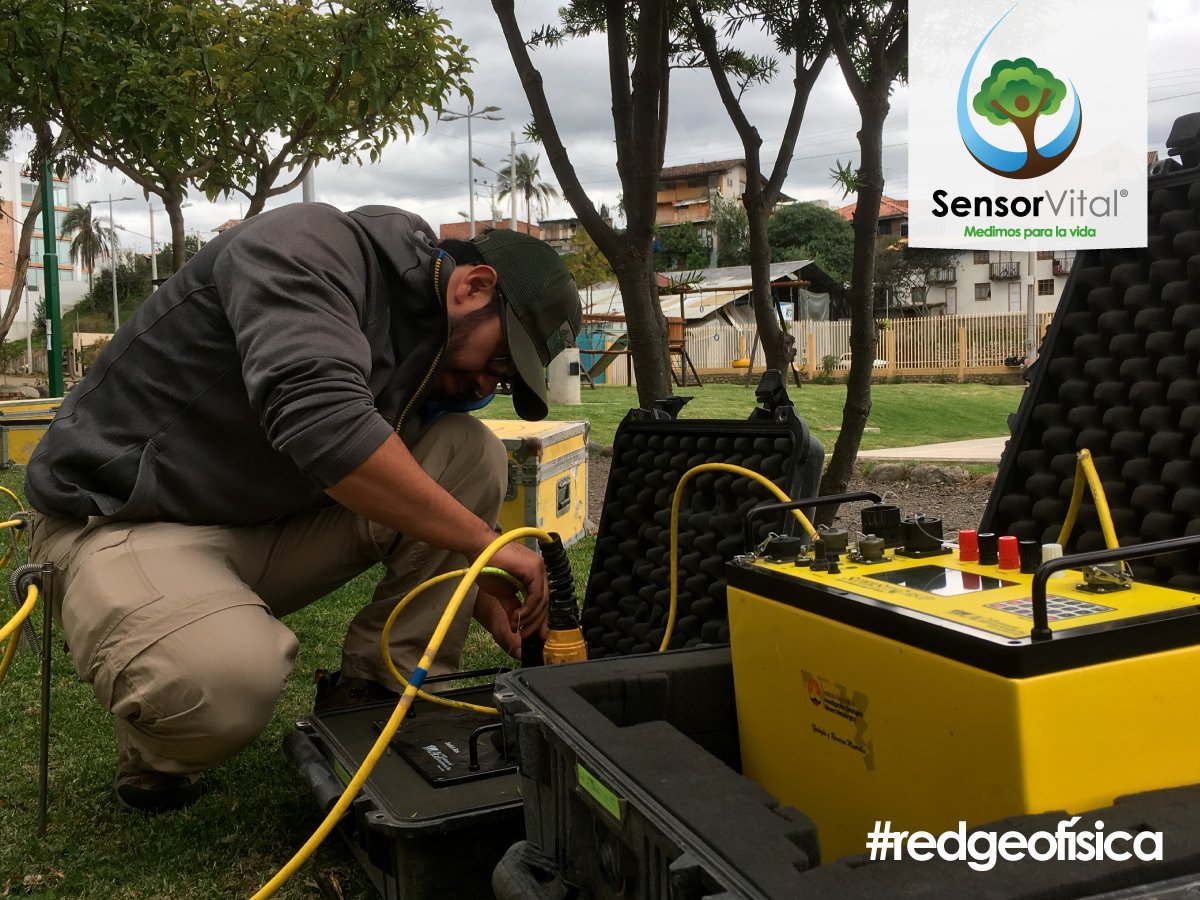 SensorVital's tweet photo. El #SuperSting un instrumento de resistividad, polarización inducida (PI) y potencial espontáneo (SP) portátil con memoria de almacenamiento de datos y ciclos de medición definidos por el usuario. https://t.co/ztJRLXpFhG
#ingenieria #geofisica #resistividad #polarizacion https://t.co/XAPgZ0CgZj