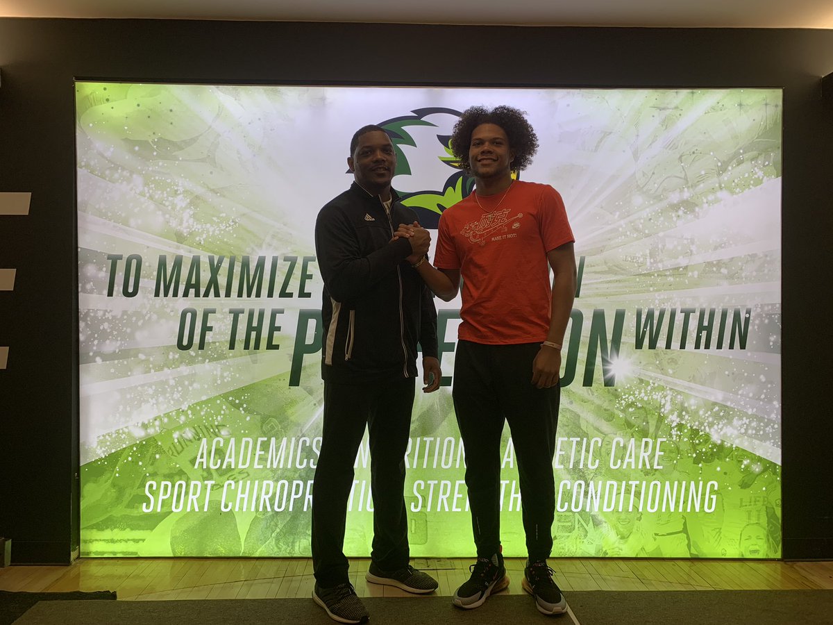 jordanh723's tweet photo. Thanks to Coach Easley and his staff for the hospitality and love, had a great official visit. @CoachEasley @mitchellw30 @LifeUMBB GO EAGLES🔥‼️ https://t.co/U2BgrESRIY