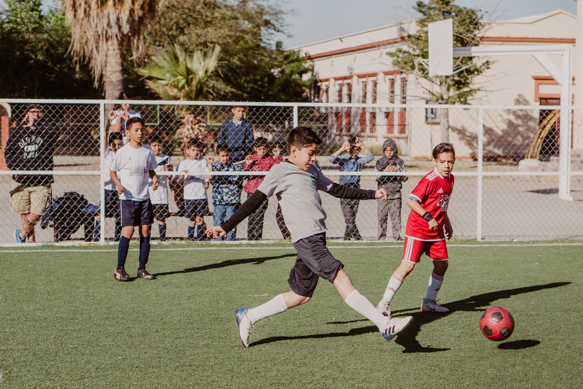 Si apadrinas un Gorettito, contribuyes a cambiar el futuro de Edgar y de otros niños, brindándoles la oportunidad de elegir que quieren ser de grandes. Como por ejemplo ¡un gran futbolista!
Apadrina por solo $500 mensuales, llama al 6623173306.

#CambiaSuFuturo #SoloParaServir