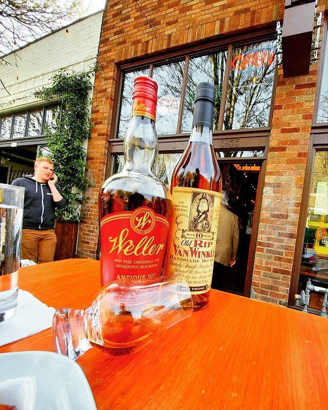 sidecarpdx's tweet photo. Well well well look what we have here. Happy Whiskey Tuesday All!
#oldripvanwinkle #springwhisky #outdoors #patio #buffalotrace #vanwinkle #10yrbourbon #weller #wlweller #weller107 #sidecarpdx #sidecar11  #pdxwhisky #mississippiavepdx #pdxwhiskey #whiske… https://t.co/tDRNTG4rRe https://t.co/bm35WrAYMQ