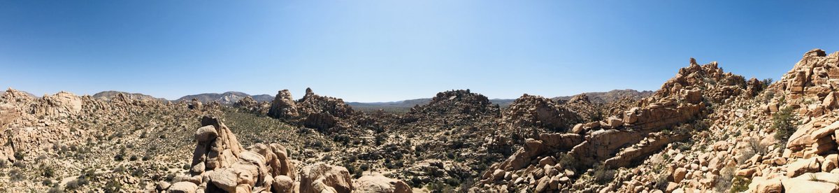 AFPAElliott's tweet image. Thanks to @RedJeepTours for the adventure/education around San Andreas Fault &amp;amp; the beautiful but desolate scenery of Joshua Tree National Park. #hiddenvalley #skullrock #amazing @JoshuaTreeNPS