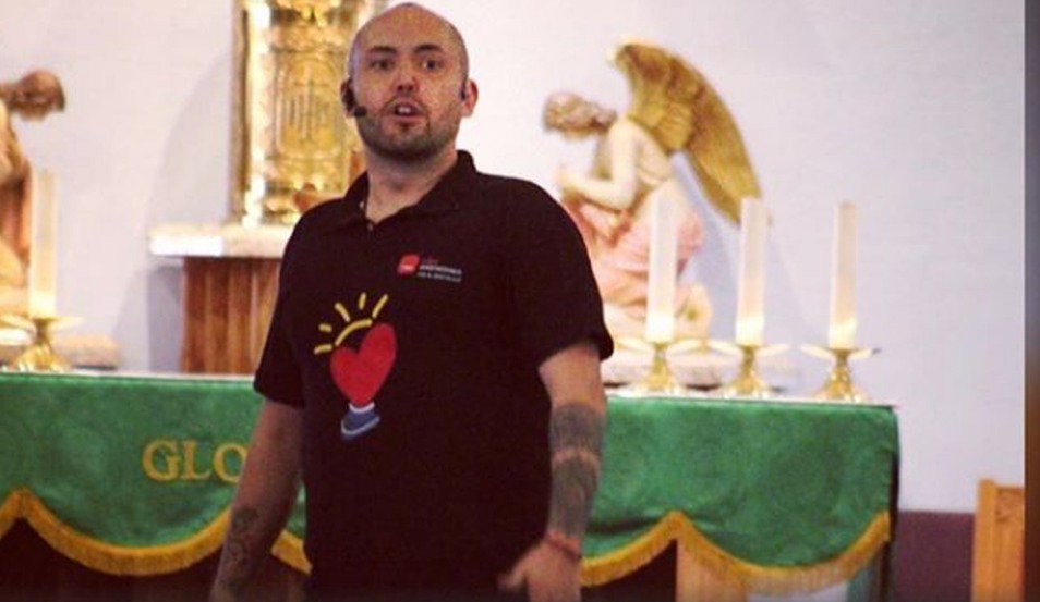 Así fue como Mauricio Clark agradeció a España por haberlo evangelizado (VIDEO) 
youtu.be/BYS-llBIkxE