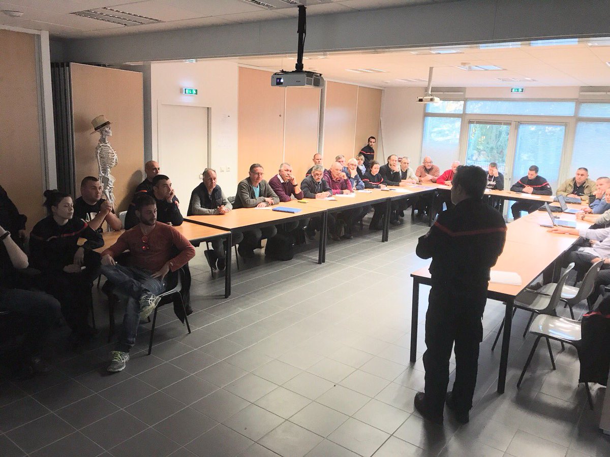 pompiers36's tweet photo. #SaveTheDate
rdv le samedi 15 juin à @IssoudunOT pour le 51eme #CongrèsDépartemental des @pompiers36 et #UDSP36 avec une belle nouveauté pour cette année ❓
Ce soir c'était réunion préparatoire
#exclu logo cc @laurine2311 👍
Flyers, affiches et Facebook à venir 🔜
😇🚨👨🚒🚒 https://t.co/CsDw2aPXlx
