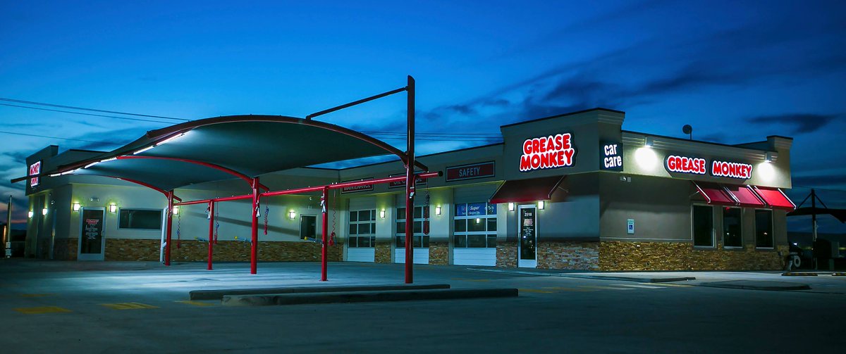 Franchising_BP's tweet photo. FullSpeed Automotive's #management team helps franchisees with its extensive #automotive and #franchise expertise. https://t.co/t9RQ5EcUMb https://t.co/wGnOPyB7Pb