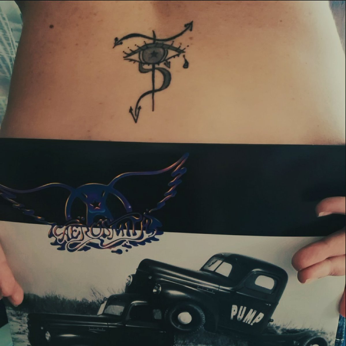 YolandaQueiruga's tweet photo. IT'S BECOME A TRADITION PUTTING SOME NEW INK ON FOR @IamStevenT 's BDAY TO HONOR HIM... SO PROUD OF CARRYING STEVEN ON MY SKIN!! ... HBD LOVE!! π
#steventyler #71yearsyoung #heisThePan #happybirthdaySteven #aerotattoo https://t.co/QFJgJlfFdG