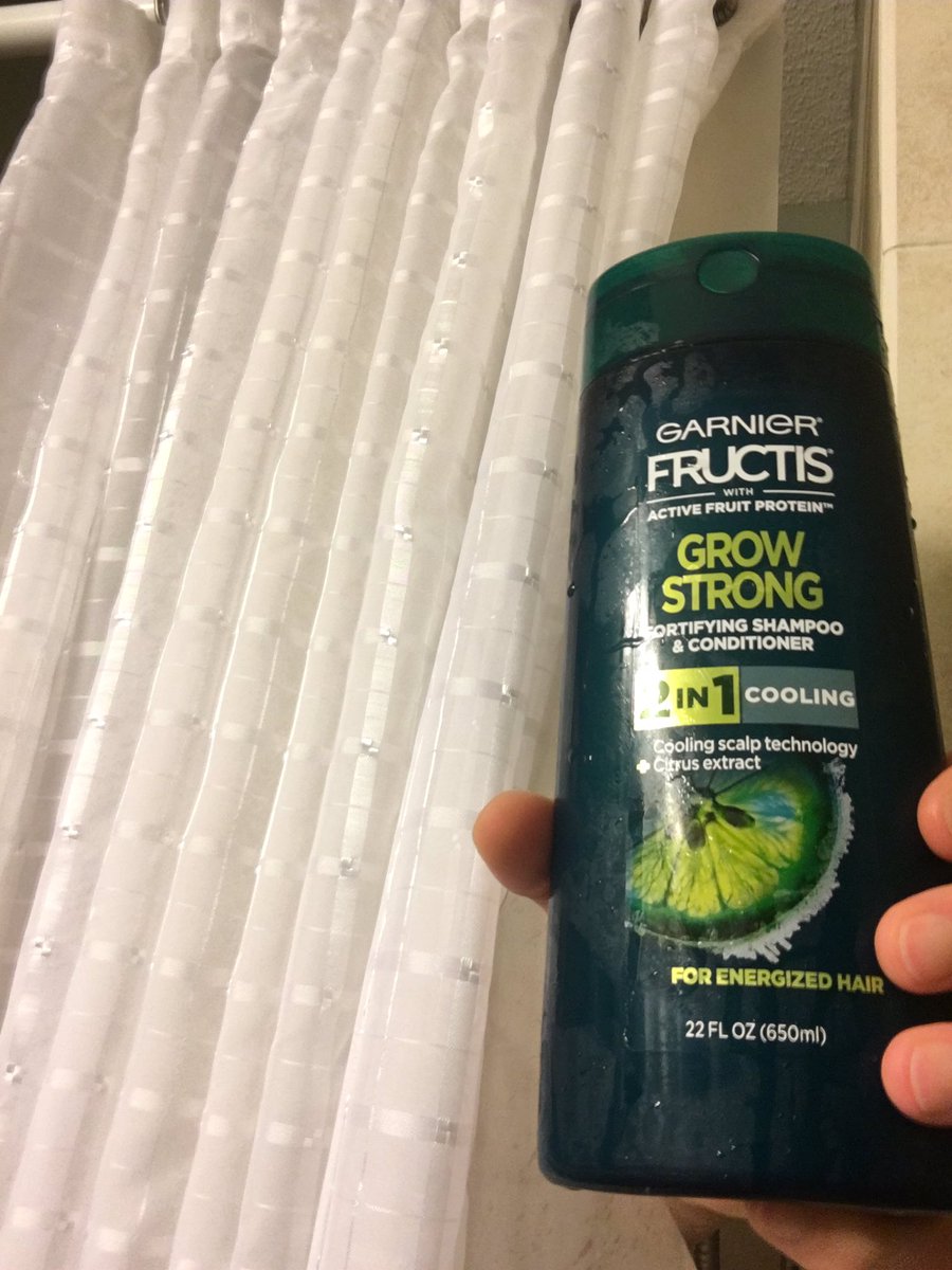 JoJoKS95's tweet photo. Don’t mind me...just a lil freshening up before heading to the @ks95 studios. @JLo tix tonight. A 4pk of tix to #FinalFour Fan Experience curtesy of @CapitalOne. Thanks @garnierUSA #garnierguy https://t.co/8g2n8WipGy