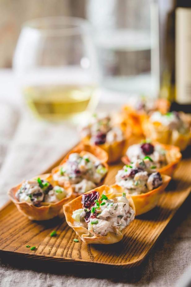 KenyonSquare's tweet image. Wonton cups are the perfect vessel for any number of hors-d'oeuvres recipes. Do you have any great appetizers that use them?

This one has you fill the cups with an elegant cranberry-walnut chicken salad: goo.gl/0cMDzY