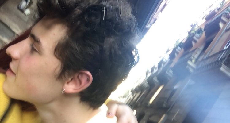 mendesdrxgs's tweet photo. Finally met my inspiration, @ShawnMendes , I love you with all of my heart. I’ve waited so many years and I finally hugged you. thank you so much💛 https://t.co/v9dM3XNLEn