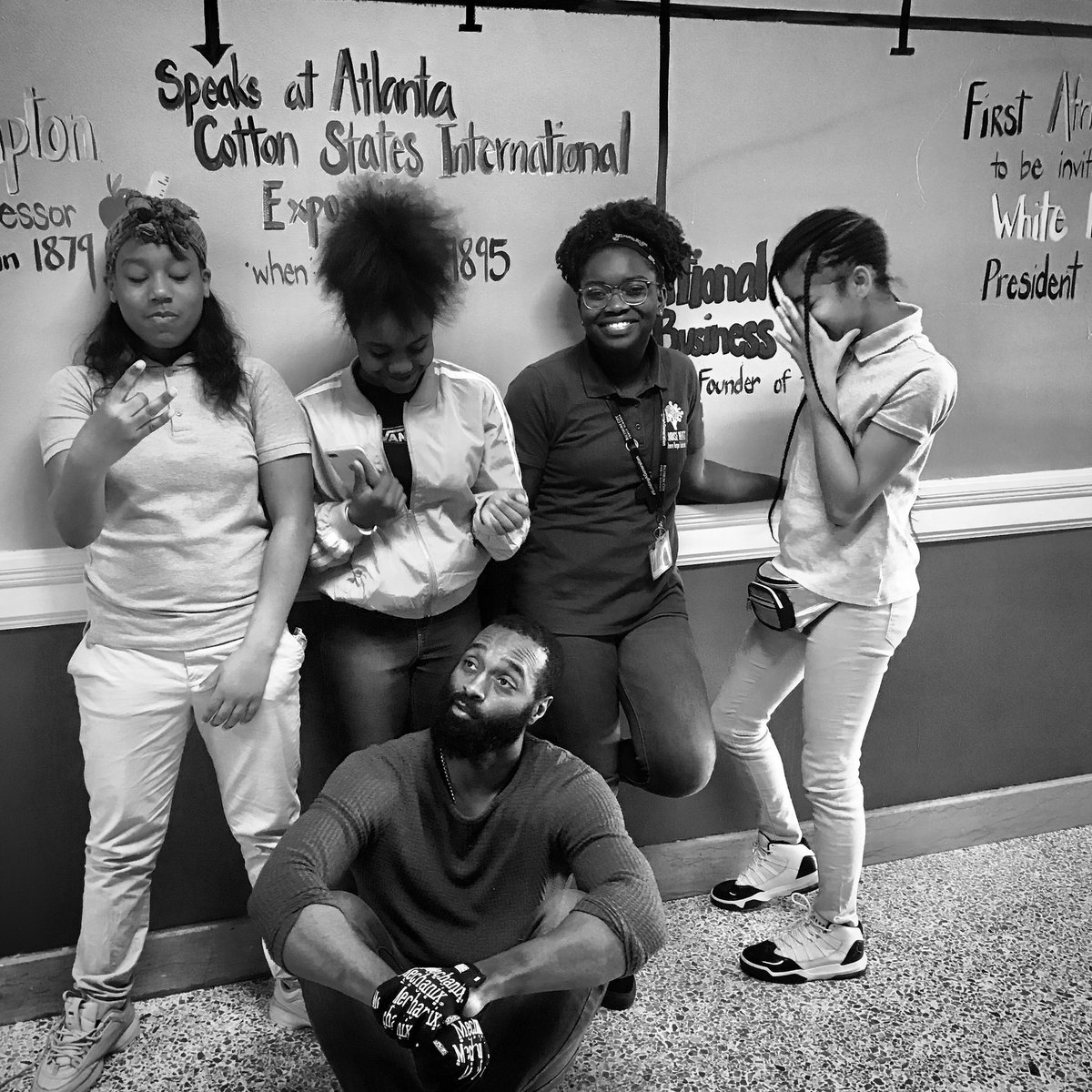 StephonSenegal's tweet photo. Quick photo break with the @BTWknights thank you for having us and providing space and time for community building https://t.co/W8lhtVRrH1 #blackgirls #cfc40 #charity #carepackages #community #civilrights #motherhood #women #womenofcolor https://t.co/zPbEYx2qpA