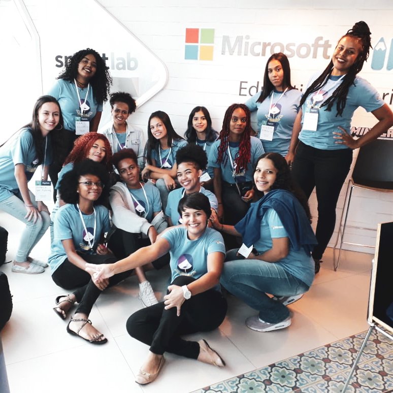 rederecode's tweet image. #VocePode! Continuamos espalhando nossa mensagem com a #SemanadoEmpoderamentoDigital! Começamos as ativações urbanas no Rio e além disso, um bate-papo sobre #EmpoderamentoDigital e Mulheres, 1 circuito de cinema sobre mundo digital e uma oficina como gerar renda com o telefone!