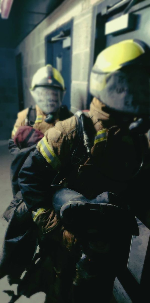 sfrs_trainees's tweet photo. #T119 Trainees participate in Search and Rescue during the BA phase of their training. Being able to follow detailed briefs and have the ability to function safely, in zero visibility, are essential skills for Firefighters💪🚒🔥#WeAreFutureFirefighters https://t.co/jg5MoTSYJ7