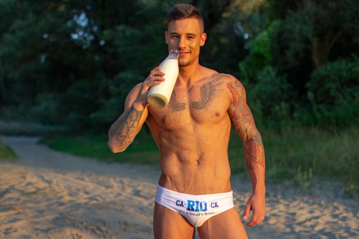 ayocooperdia's tweet photo. Do you like it too? Do you want to lick it from me? Or do you want anything else, which is white? https://t.co/bvQpCRVU7M