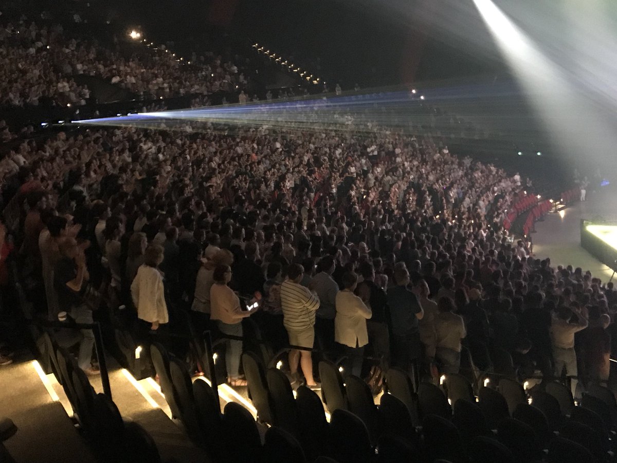 Standing ovation for Gill Hicks. 

We will keep holding hands. 
We will keep “Just doing our jobs”. 
We will keep being human. 

Thank you, thank you, thank you. 

#SMACC