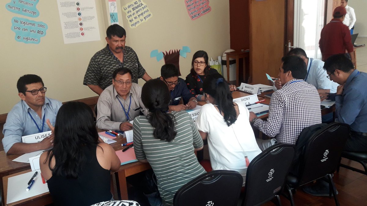 ctvcperu's tweet photo. Trabajos grupales, dinámicas y plenarias en el primer día d #TallerNacional del Equipo Técnico 2019.
#Promovamos la participación ciudadana en vigilancia a los programas sociales del @MidisPeru 😊🙋‍♀️🙋‍♂️. Mira nuestra galería ->
https://t.co/ivg4EOWqG3 https://t.co/b5inHsuzhC