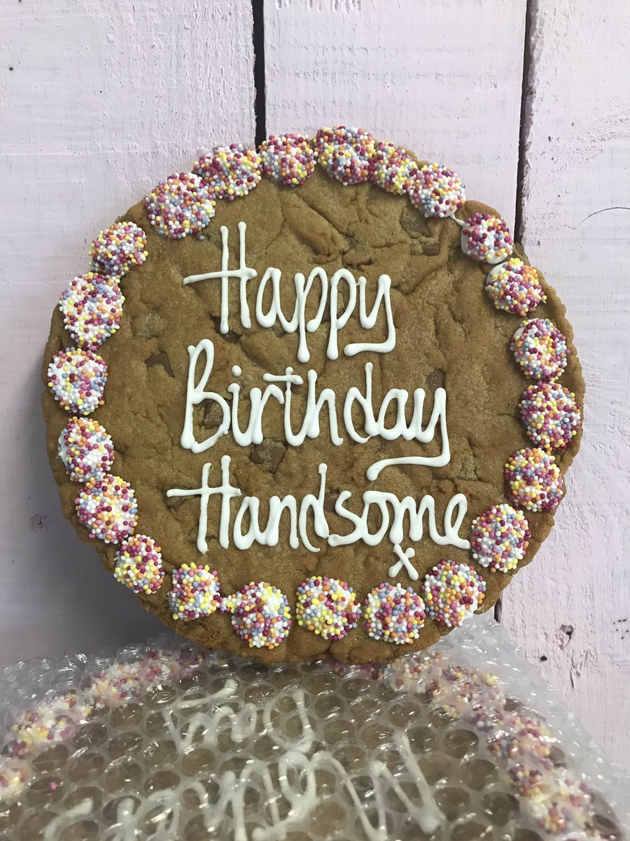 OohAahCookies's tweet photo. Hey good lookinโ... #happybirthday #birthdaycookie #cookiecard #handsome @OohAahCookies https://t.co/4uLcomGz8k