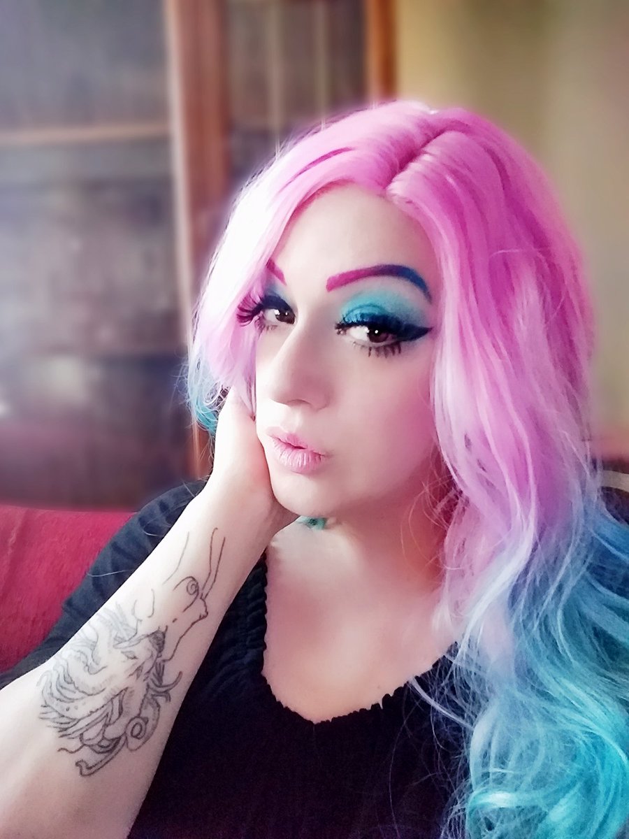 Sarah_Samedi's tweet image. Hey @AshLashOfficial -- I'm wearing undies today! Dazzle, to be specific, along with Angelcake topsies, cemented on with your yummy glue 😘 what do you think? 

#AshLash 
#aestheticAF 
#SadGirlLashes