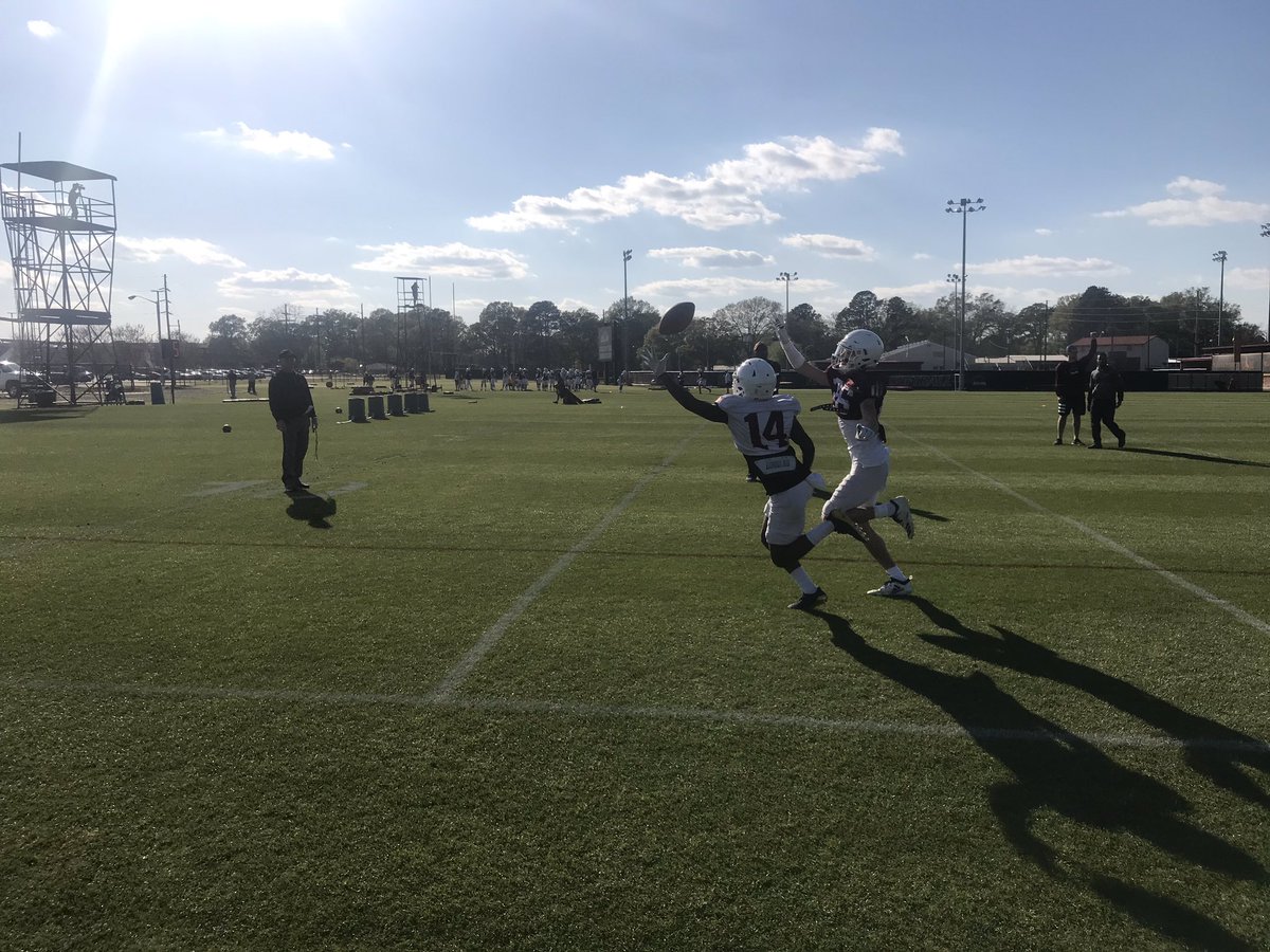 dialcole13's tweet photo. Practice #7 #SpringPractice2K19 https://t.co/ZtsCCcOlG2