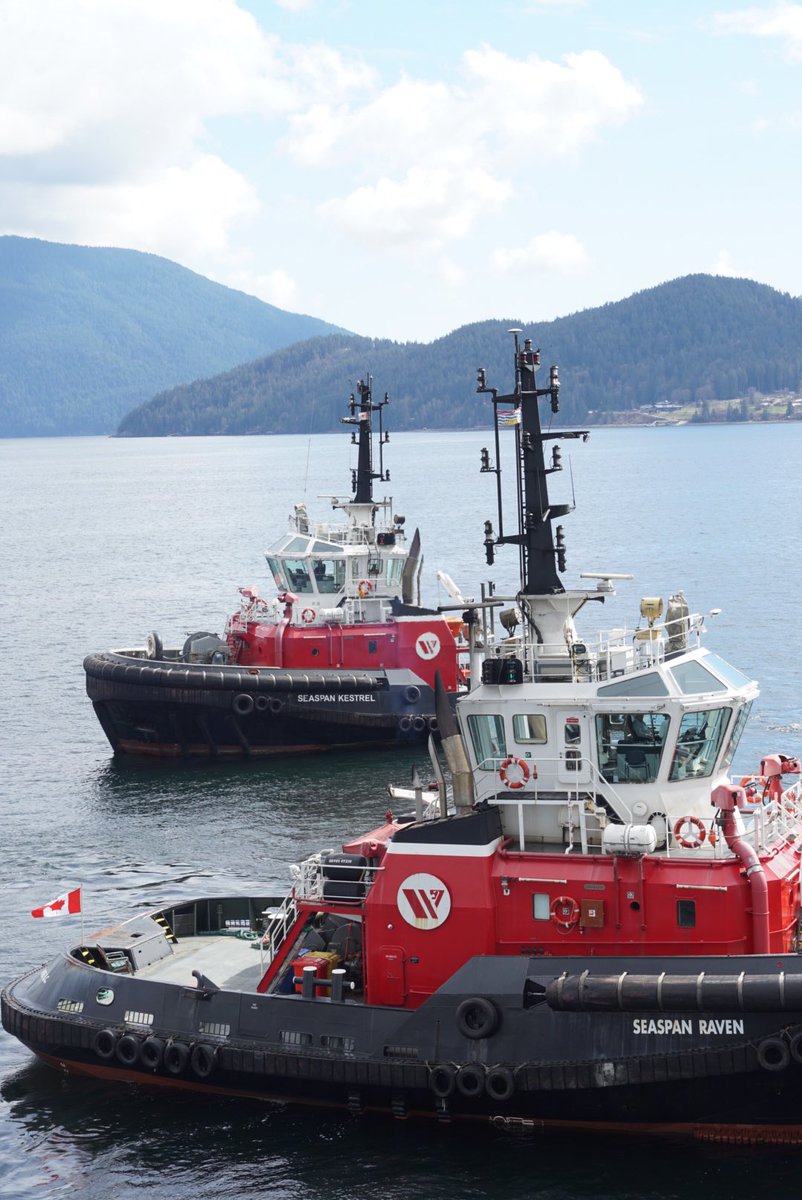 JamesIanBaker's tweet photo. Better bring back up to the back to the back up to the back up.. More @Seaspan Crew showing up to Langdale .. @BC1 @BCFerries @BrownieScott #StillStranded https://t.co/KxbV8dxZxa
