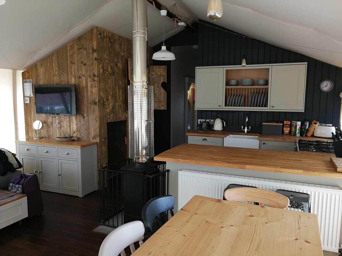 antiquestwins's tweet photo. I have to say, I'm quite liking this glamping business.
#TeamBuildingTrip @Love2StayShrews https://t.co/AiXUd8ZMhy