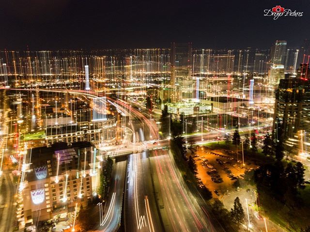 DreyerPictures's tweet photo. #Longexposure #aerial_view #Sacramento #California .
#aerialview #viewfromthetop #dji #phantom4 #dronephotography #elevatedcamera #drones #dronelife #droneworld #droneshot #aerialphotography #justgoshoot #visualsoflife #beautifuldestinations #discoversac… https://t.co/5cs2VZN0X5 https://t.co/WVLaAe1jzP
