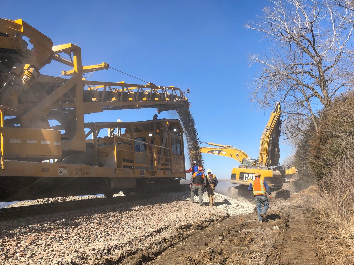 BNSF employees and contractors continue to work around the clock to repair track and restore service in parts of Nebraska that have experienced heavy flooding.

#Nebraska #NebraskaFlood2019