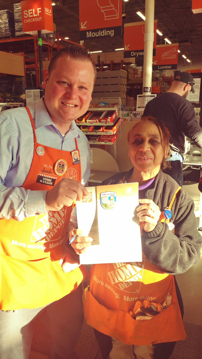 RebeccaLynn1235's tweet photo. Some morning recognition!!!  @HDJoshCarpenter @Bishopa22000 @rezy1940 @tinastevens_hd @HomedepotWLansi https://t.co/mBvSc3IQ7y