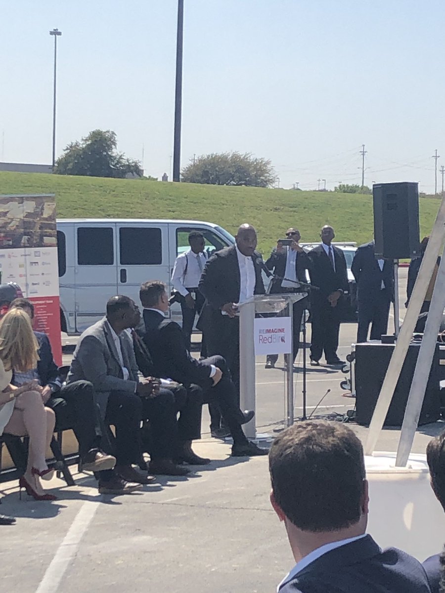 PRAXIS_psm's tweet photo. excited for Reimagine Red Bird #groundbreaking. This #mixeduse #redevelopment is critical for #SouthernDallas &amp; vital to the ongoing needs of the existing community. 
Our founder is a proud product of the neighborhood &amp; we’ll continue to support community centered projects. #AEC https://t.co/xtFh2s16WA