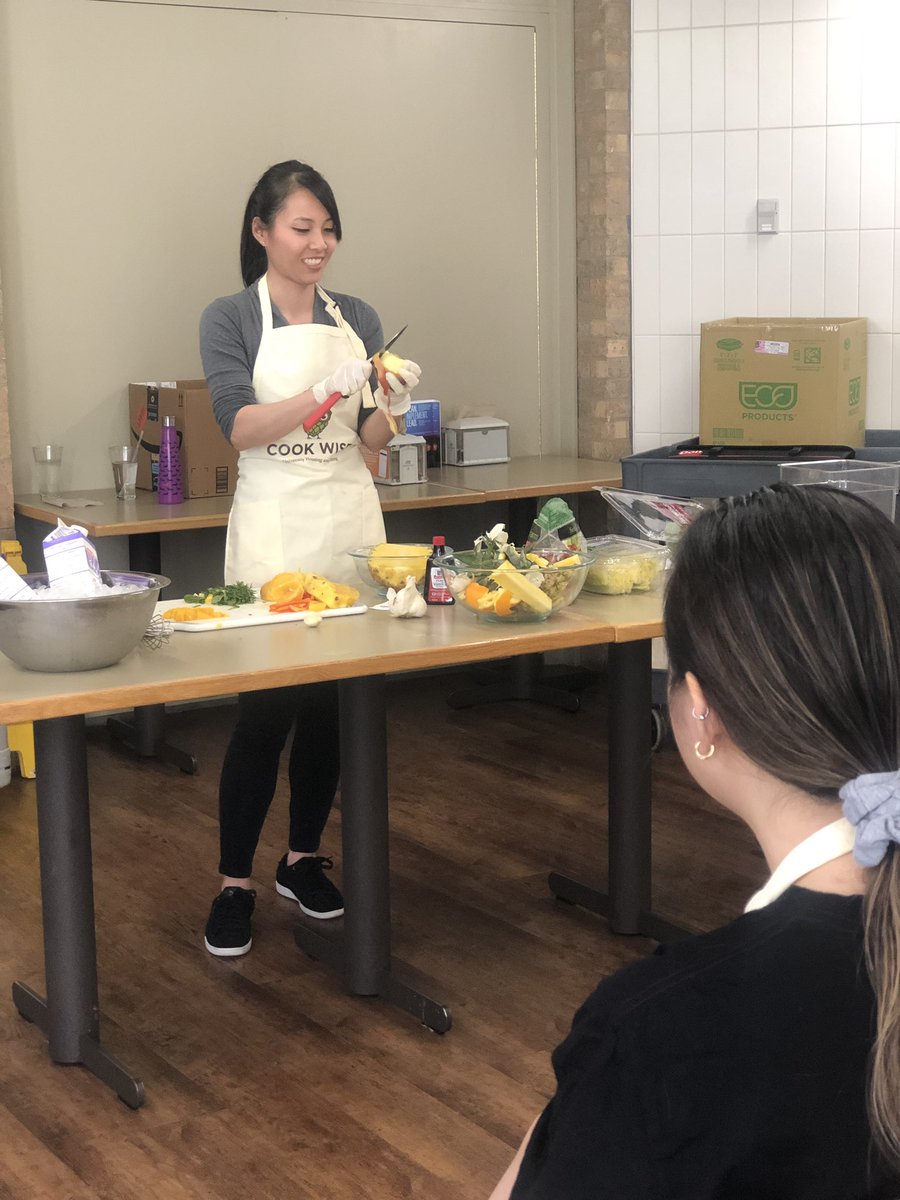 UTexasDining's tweet photo. So many delicious ways to #CookWise! #NationalNutritionMonth https://t.co/cRav57l7Ff