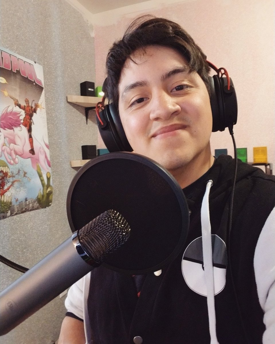 PokeProfKing's tweet photo. @BlueMicrophones Testing out the new blue ember mic! Let's play some Apex Legends!
https://t.co/0HcPWRcJti
#twitch #livestream #twitchtv #apexlegends #blueember @PlayApex https://t.co/fwbTsZt2pF