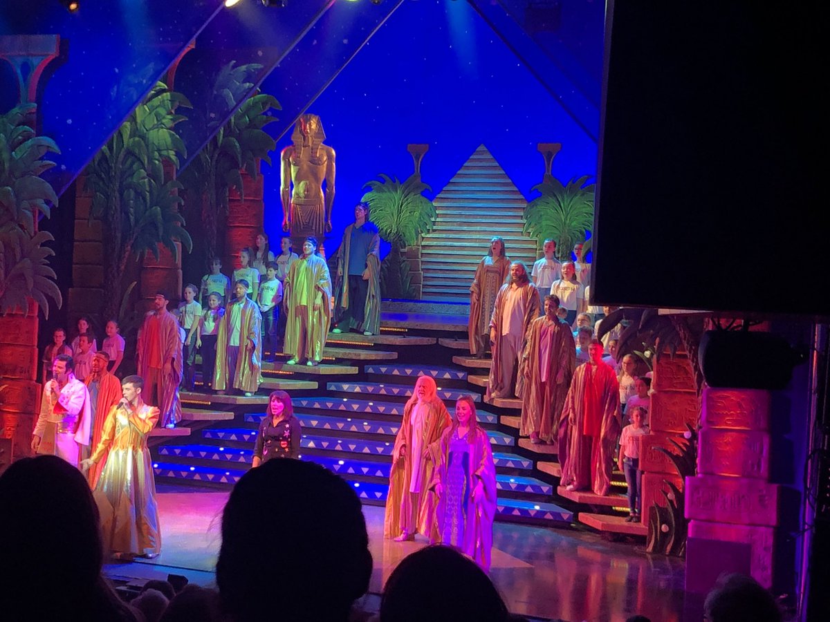 JuWalsh's tweet image. @RHYLPAVILION #Thanks #Joseph #JacobAndSons for a great night 🥳 loving #Elvis the Pharoah 💙