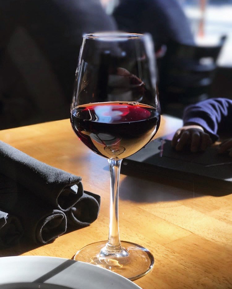 50% OFF bottles of wine today!! 3/26
Visit your local Tutta Bella for a taste of Italy 🍕🍷
#seattlewine #seattle #seattlewa #tuttabella #tuesday #italianwine #winetasting