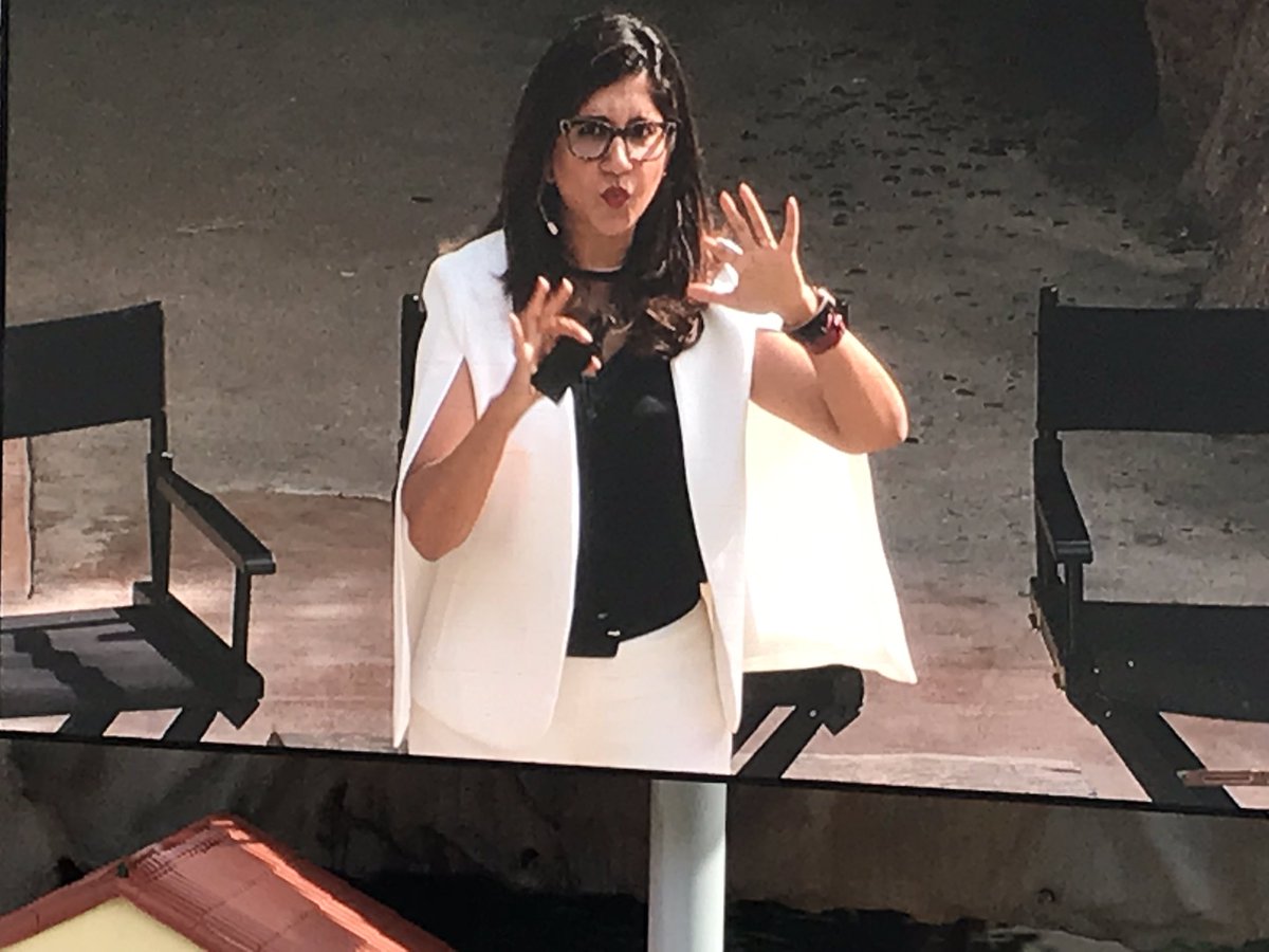 STEMisMyFuture's tweet photo. Lightening talk time with @nilofer! Share your #onlyness! Open the aperture to what is not yet known! Start with curiosity, end in community! #100Kin10Summit @100Kin10 #STEMisMyFuture #Denttime https://t.co/zz6zm6xQiH