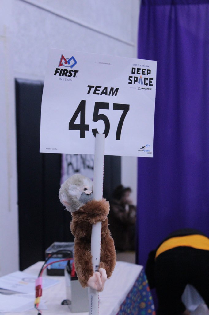 Frc457's tweet photo. The Monkeys had an awesome weekend at the Del Rio District event! We were the captains of the 7th alliance with @frcteam3997 and @broncbotz .  We also got runner up for safety! Congratulations to all the teams that won and Thank you to our amazing alliance! 🐵🤙🏻 #omgrobots https://t.co/yxDQWzeKxp