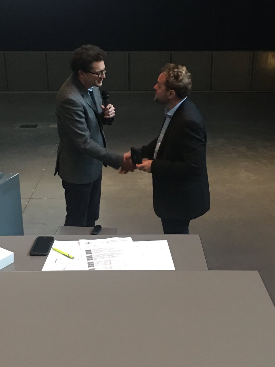 The Jean-Marie Lehn prize to my buddy <a href="/Smietana_M/">Michael Smietana</a>. Very happy for you bro. Well deserved #DCO @reseauSCF @SollogoubM