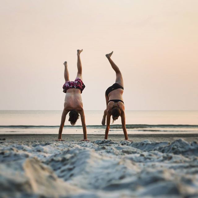 tyronomads's tweet photo. We are not very good at handstands 😁 This was the last day of our hippie vacation in Thailand, new adventures await! Starting this week, Yves will be cycling solo through Australia 🐨 for 60 days. Mimouna is now back home reunited with family and frie… https://t.co/Z2G9ihXKq6 https://t.co/wuGhVSSvxA