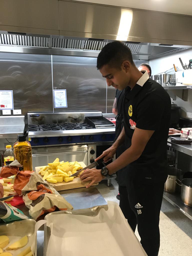 WgtnPhoenixFC's tweet photo. COMMUNITY | ๐จโ๐ณ Your #Nix got the chef hats out last week as we cooked dinner for the awesome kids and their families at @rmhcnewzealand, Newtown.
We ๐ supporting this amazing charity and the unbelievable work they continue to do!
#StandUpWithYourNix #NixInTheCommunity https://t.co/nmCYRaTZHj
